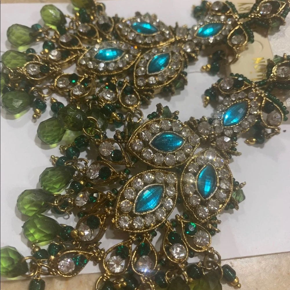Earring - Picture 2 of 3
